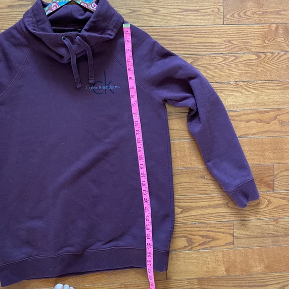 Calvin Klein wine/burgundy sweatshirt size medium. - Picture 10 of 11